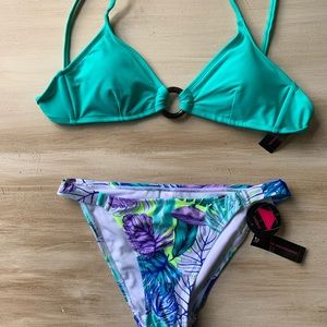 Ladies juniors no boundaries medium bathing suit